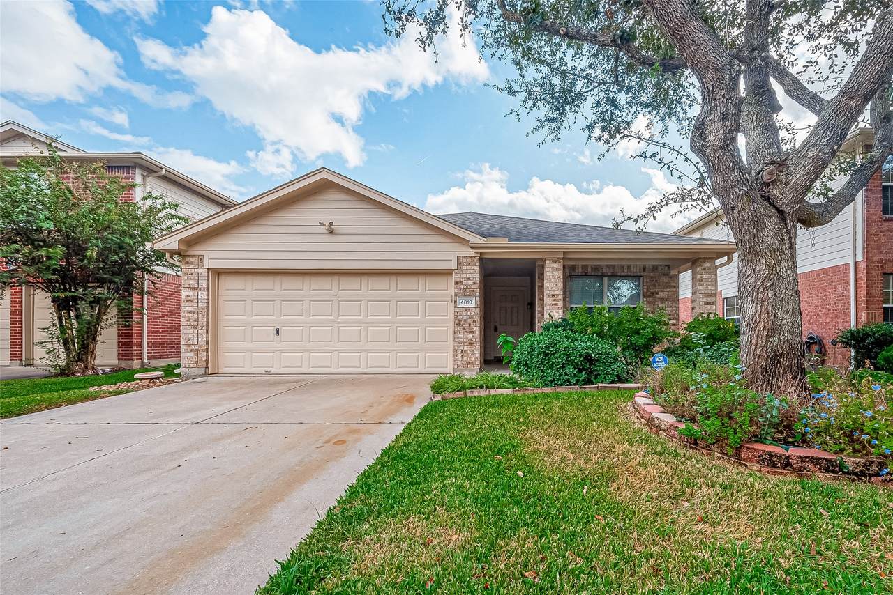 4810 Windy Bluff Court - Photo 1