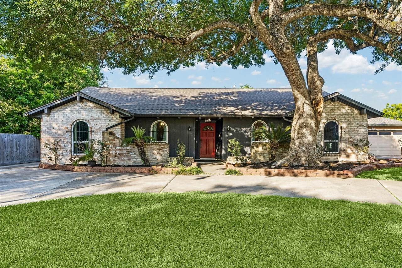306 Lafayette Lane - Photo 1