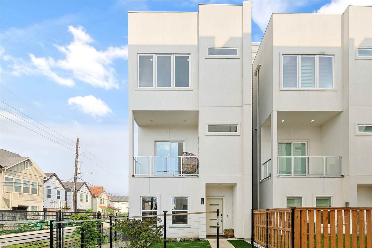 2116 Naomi Street - Photo 1