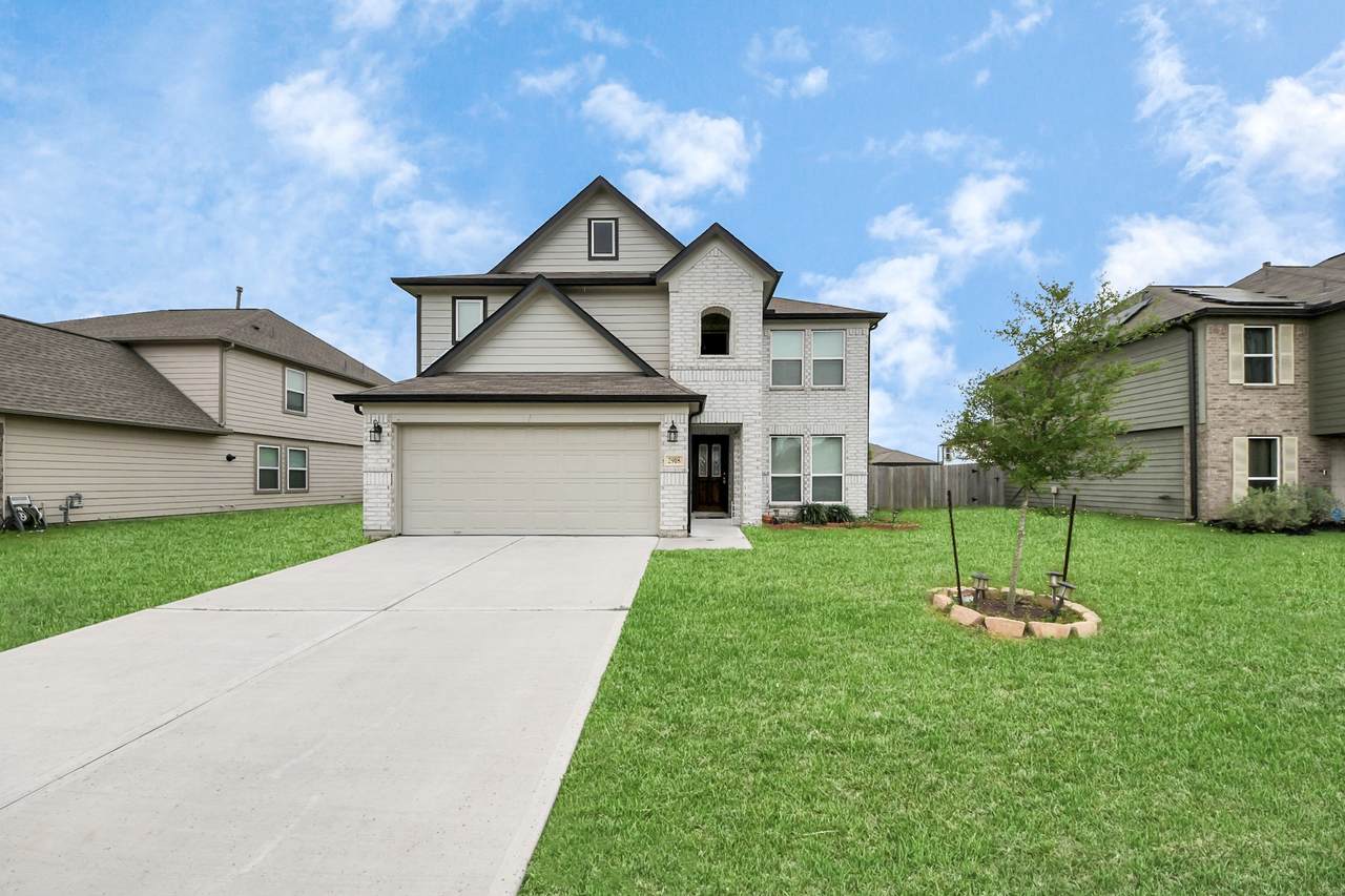 2918 Silverhorn Lane - Photo 1