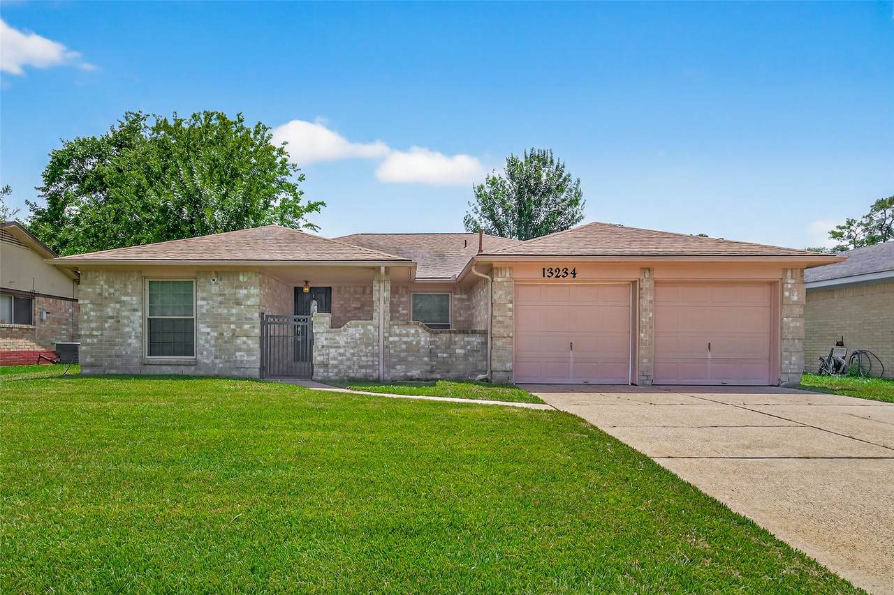 13234 Sherwood Oaks Drive - Photo 1