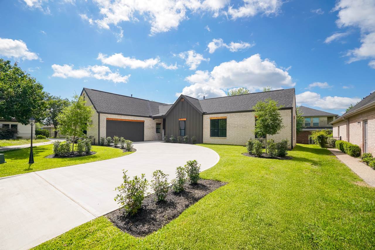 32 Englewood Court - Photo 1