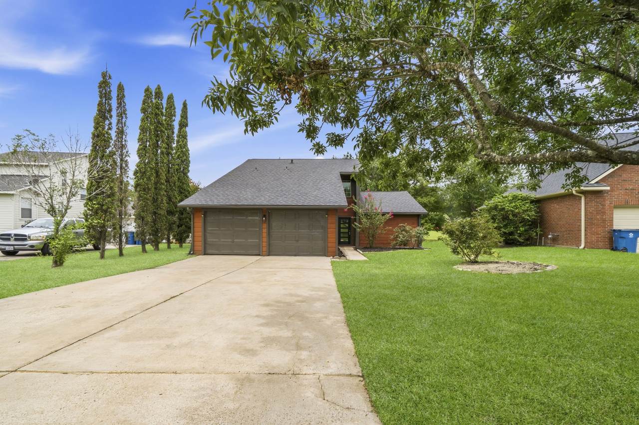 12632 Lake Vista Drive - Photo 1