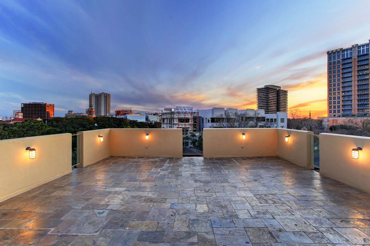 5002 Milam - Photo 1