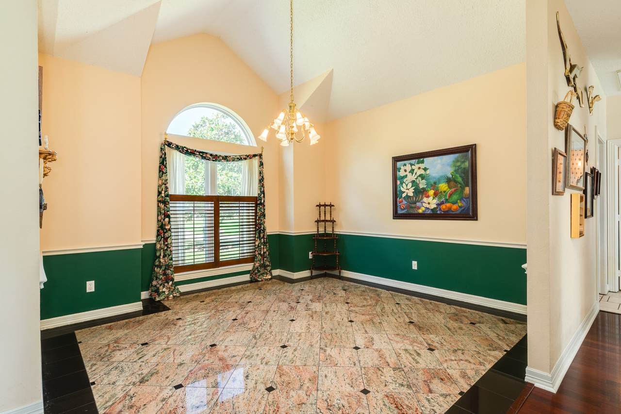 55 Mandevilla Court - Photo 1