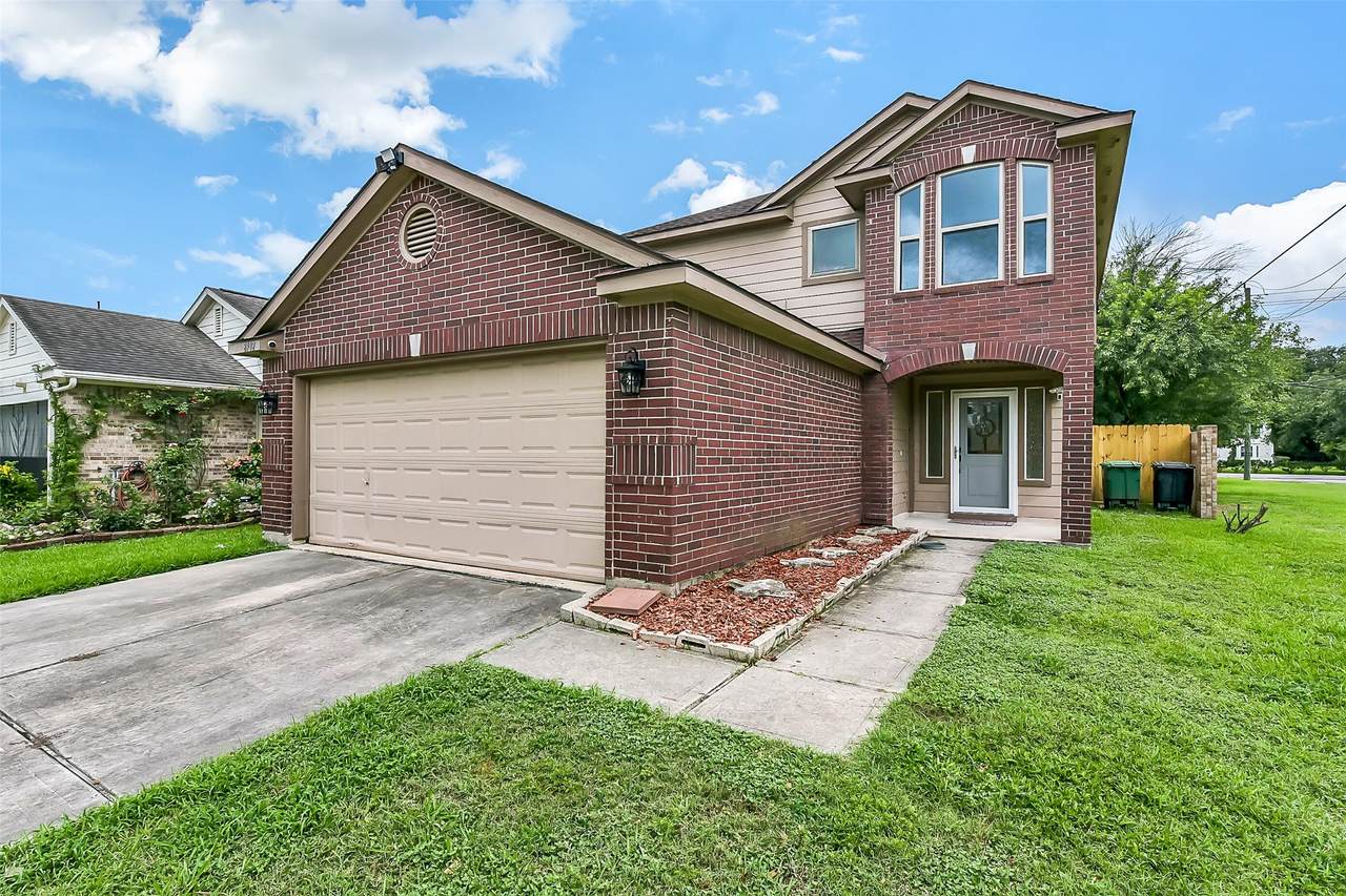 8902 Iron Springs Drive - Photo 1