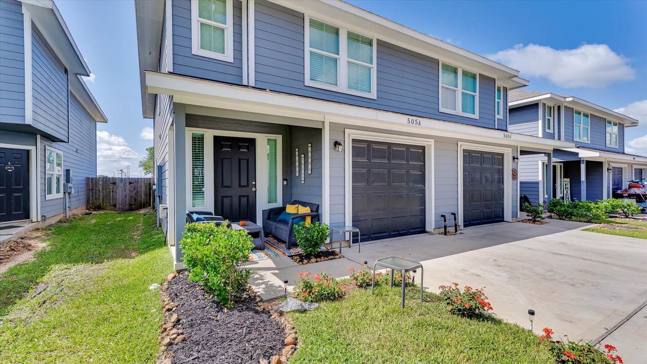 501-509 Hines Avenue - Photo 1