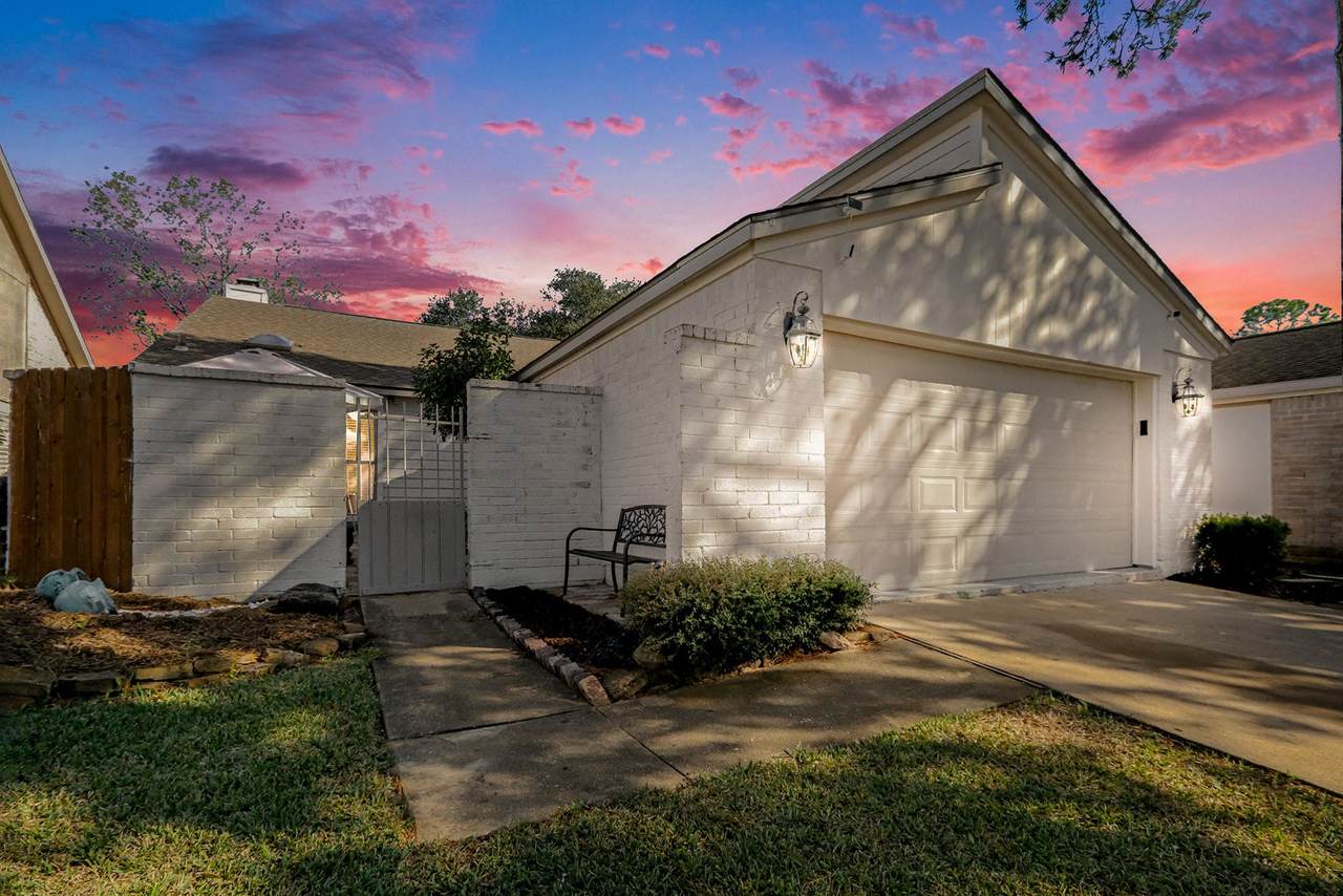 3407 South Briar Knoll Drive - Photo 1