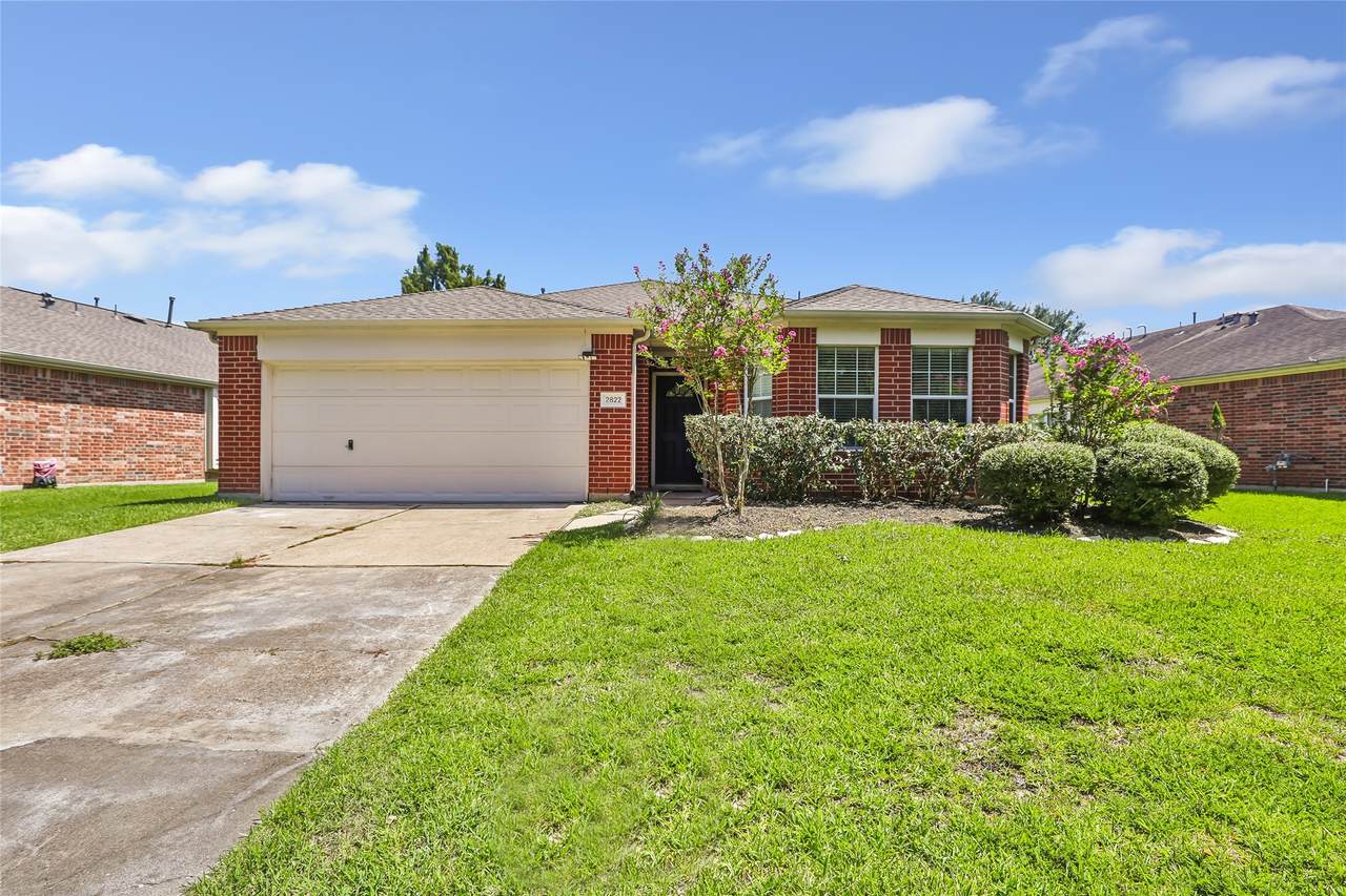 2822 Foster Hill Drive - Photo 1