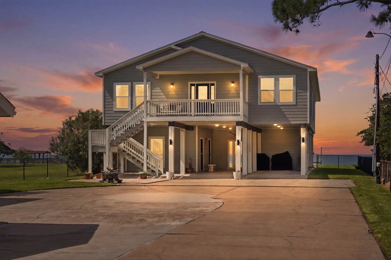 2534 Cliff Drive - Photo 1