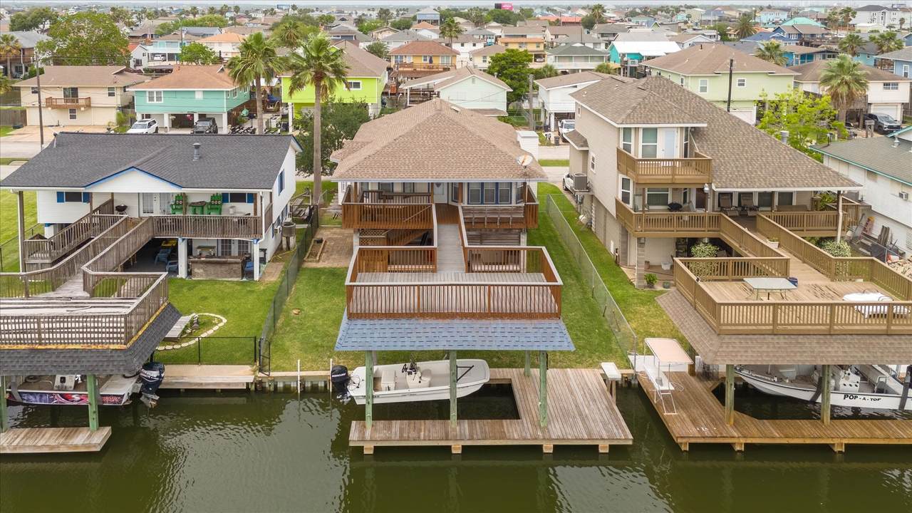 514 Pompano Street - Photo 1