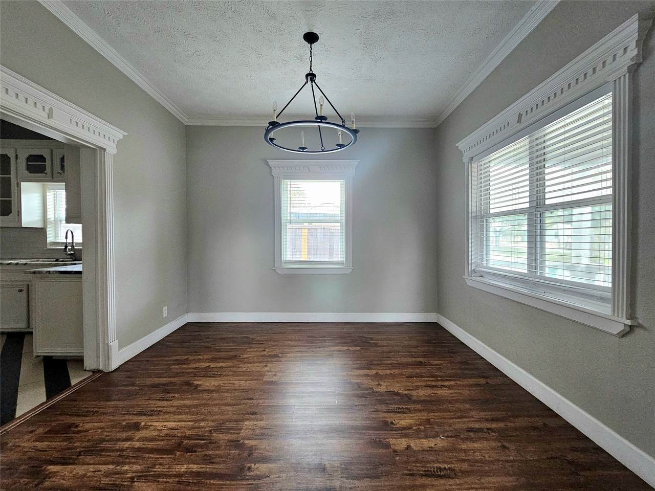 614 York Street - Photo 1