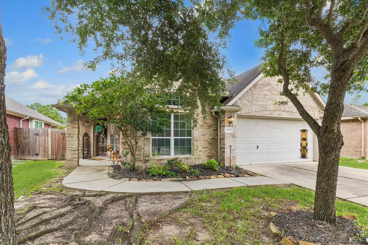 19910 Sternwood Manor Drive - Photo 1