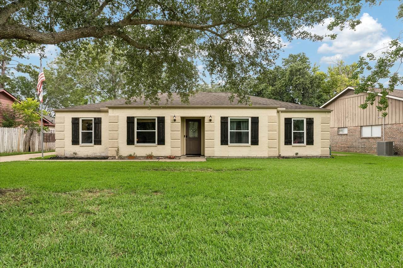 15811 Wandering Trail - Photo 1