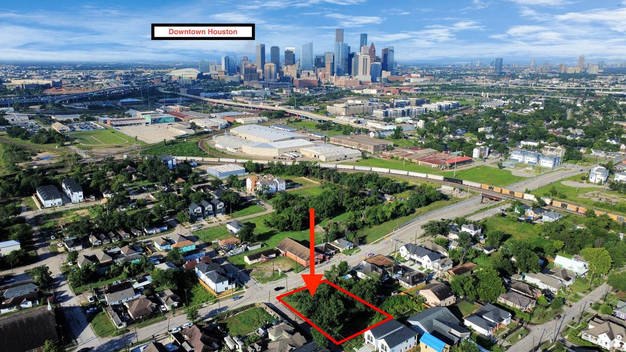 2319 Lorraine Street - Photo 1