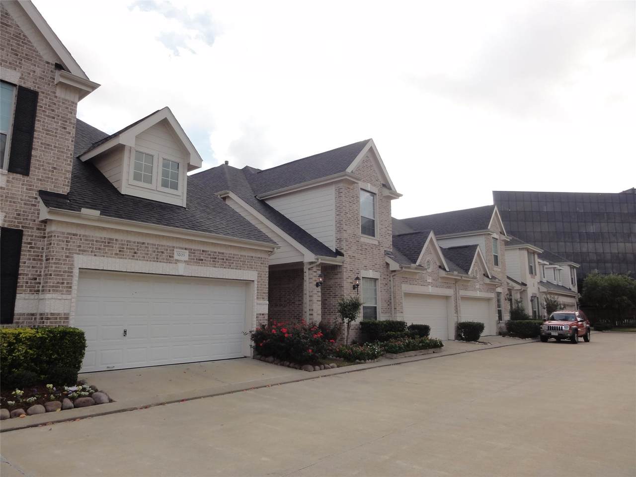 3211 Holly Crossing Drive - Photo 1