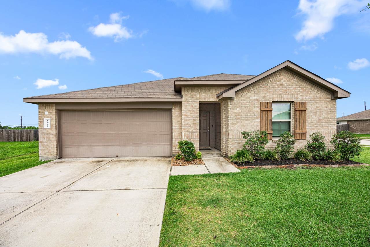 8002 Tamarind Lane - Photo 1