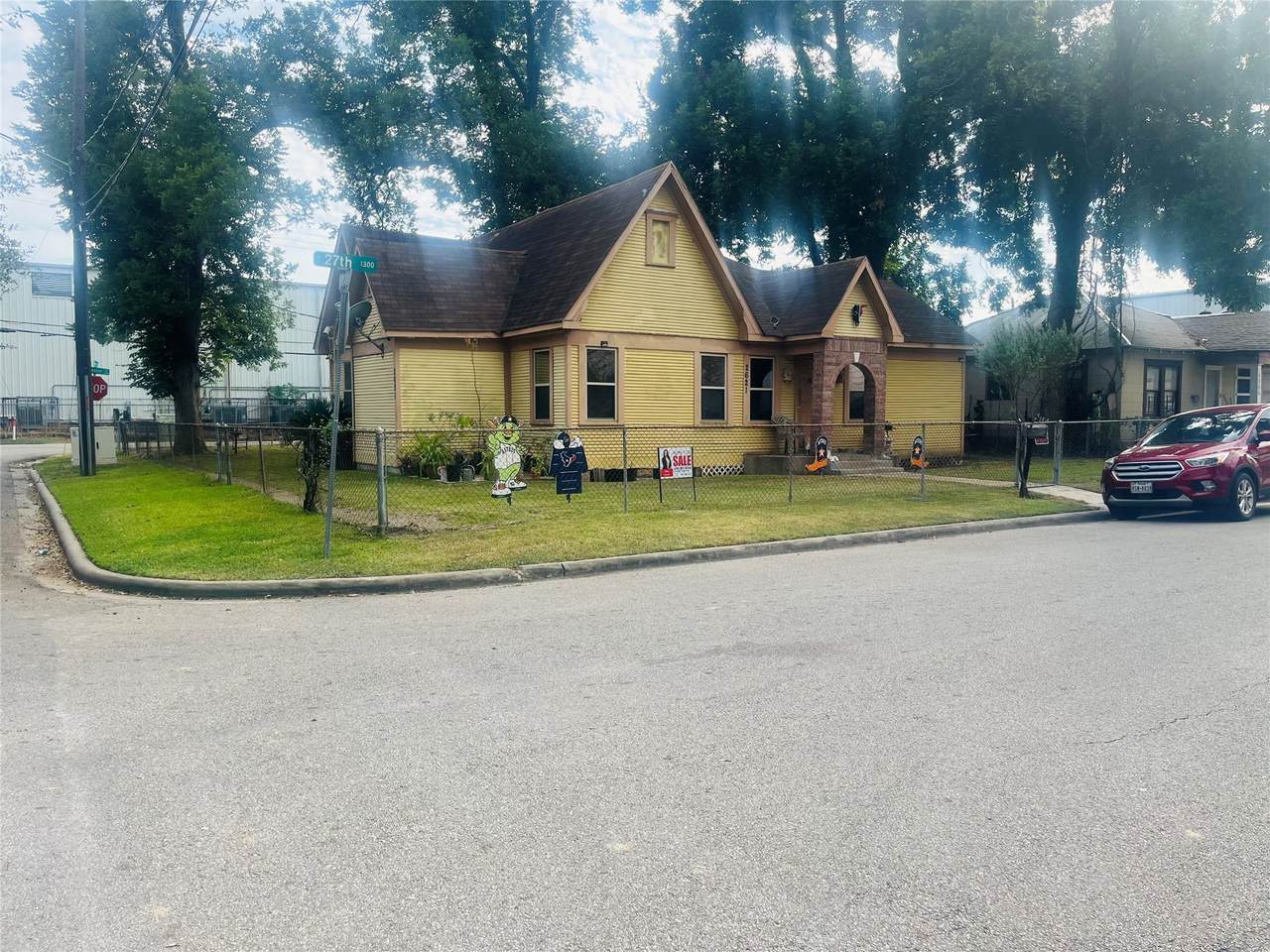 2621 Eastman Street - Photo 1