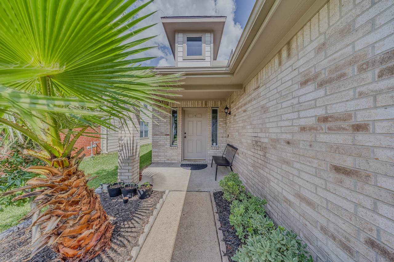 7243 River Pines Drive - Photo 1