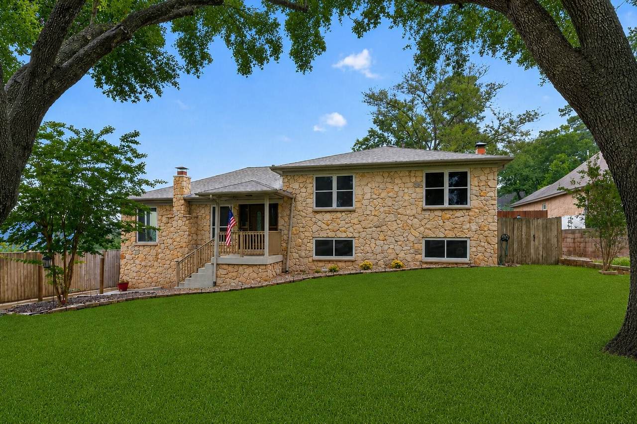 28111 Camille Drive - Photo 1