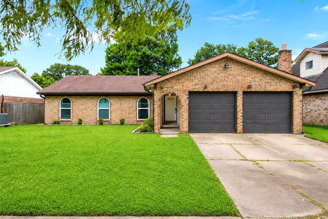 16119 La Avenida Drive - Photo 1