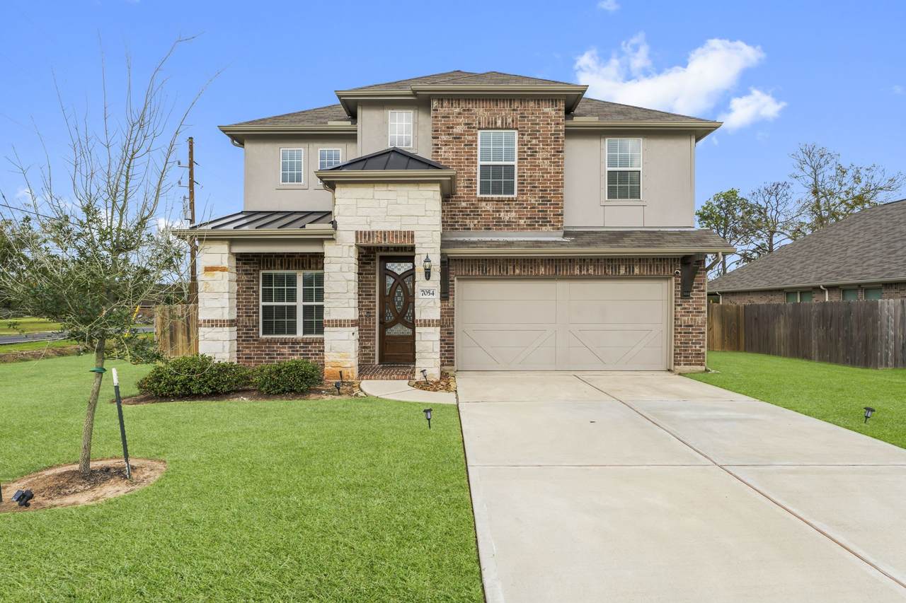 7054 Terra Drive - Photo 1