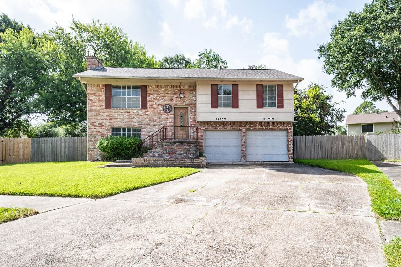3423 Meadowview Drive - Photo 1