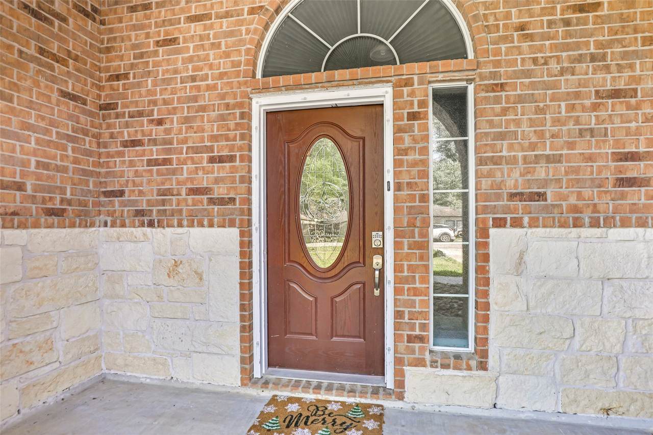 2707 Lake Breeze Lane - Photo 1