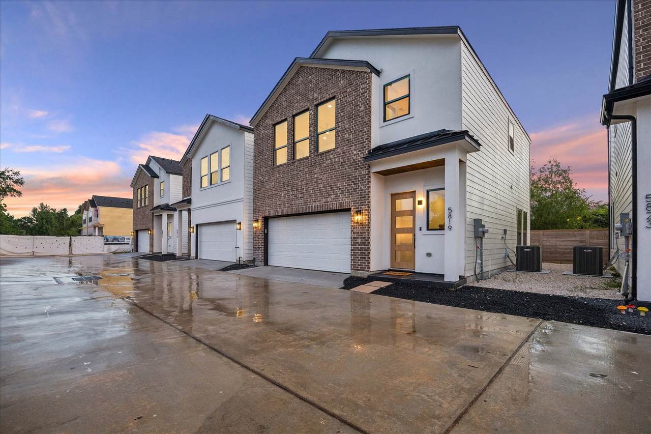 5807 Outer Banks Street - Photo 1