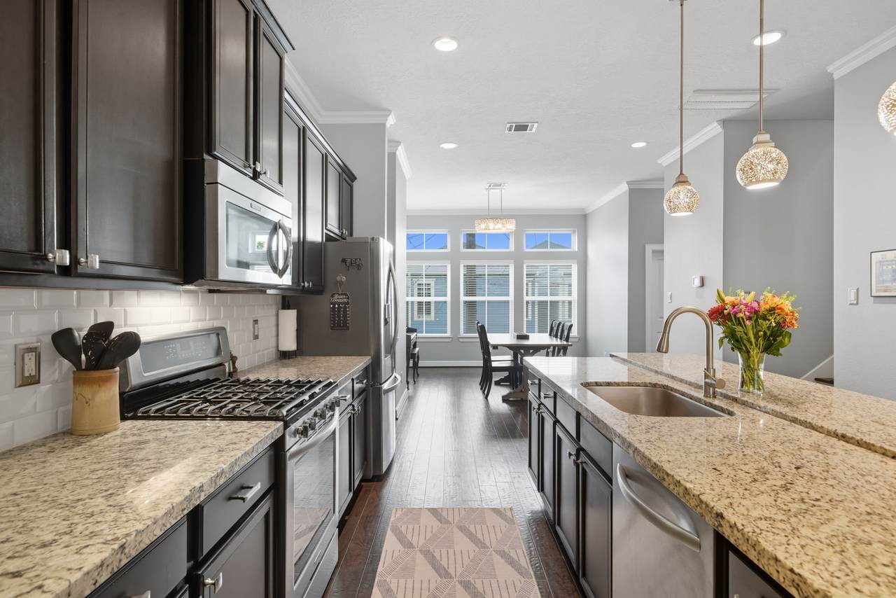 2608 Ashland Street - Photo 1