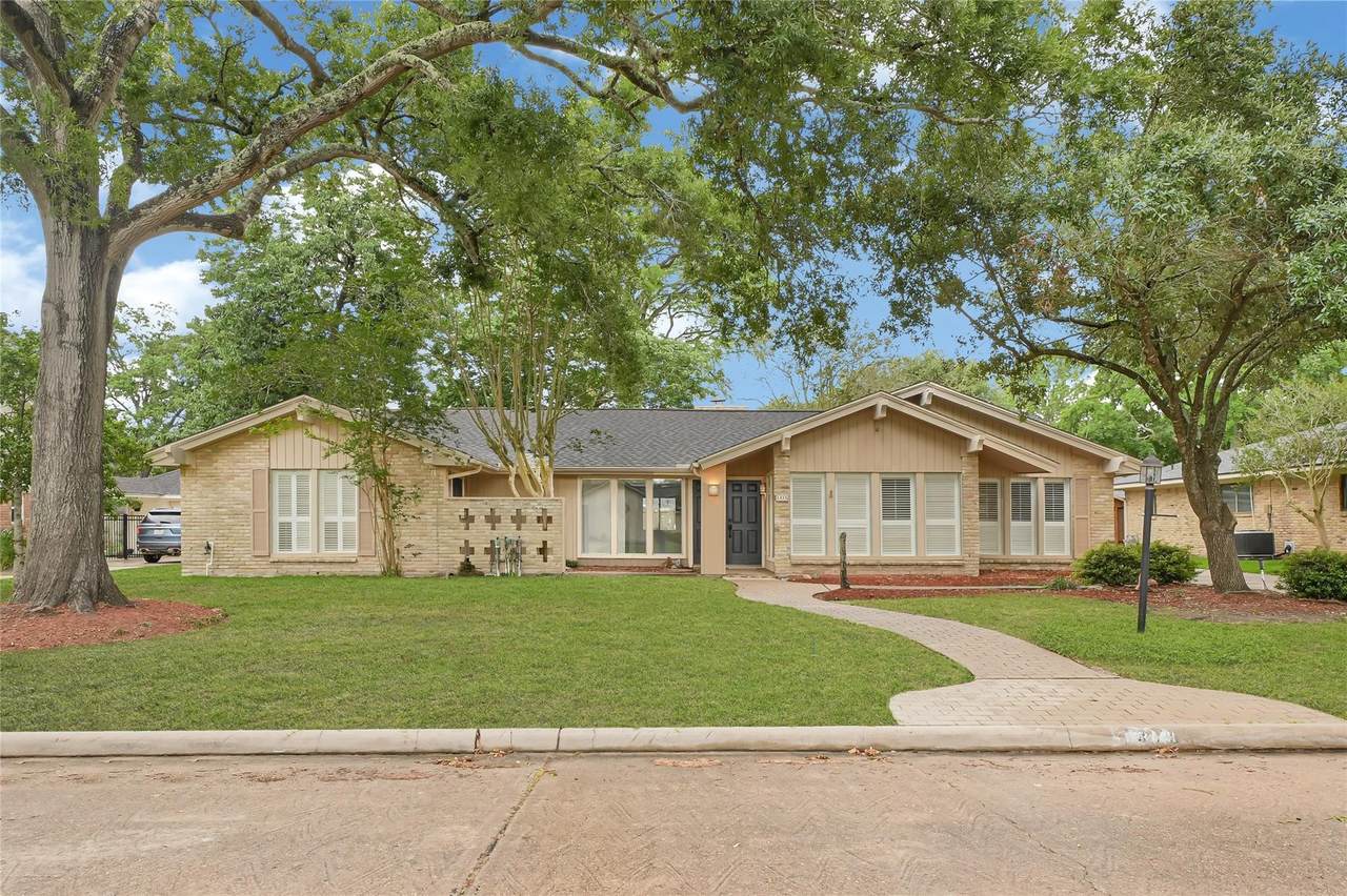 1418 Pirates Cove - Photo 1