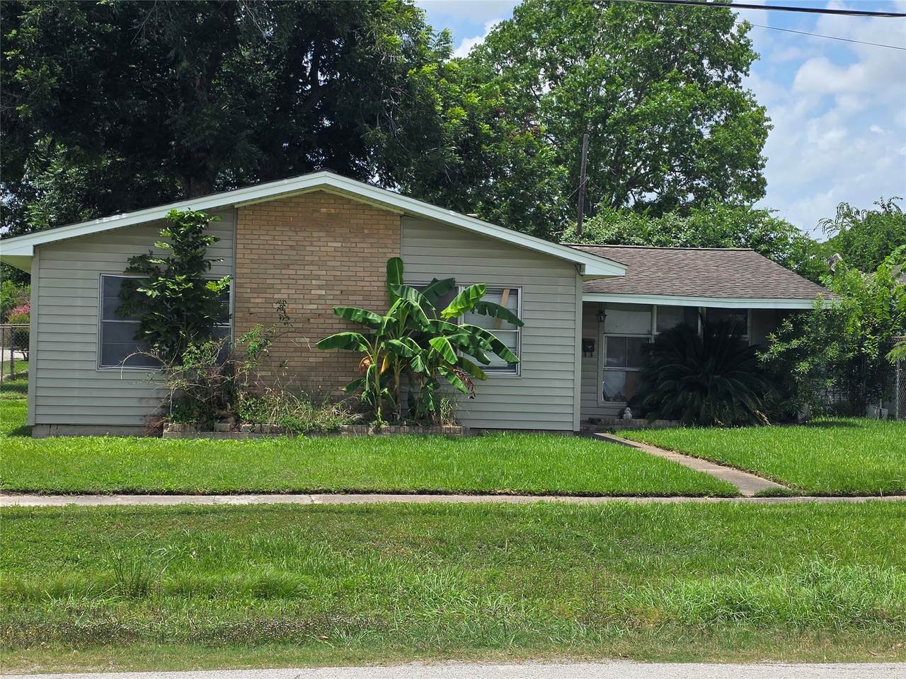 2029 Pech Road - Photo 1
