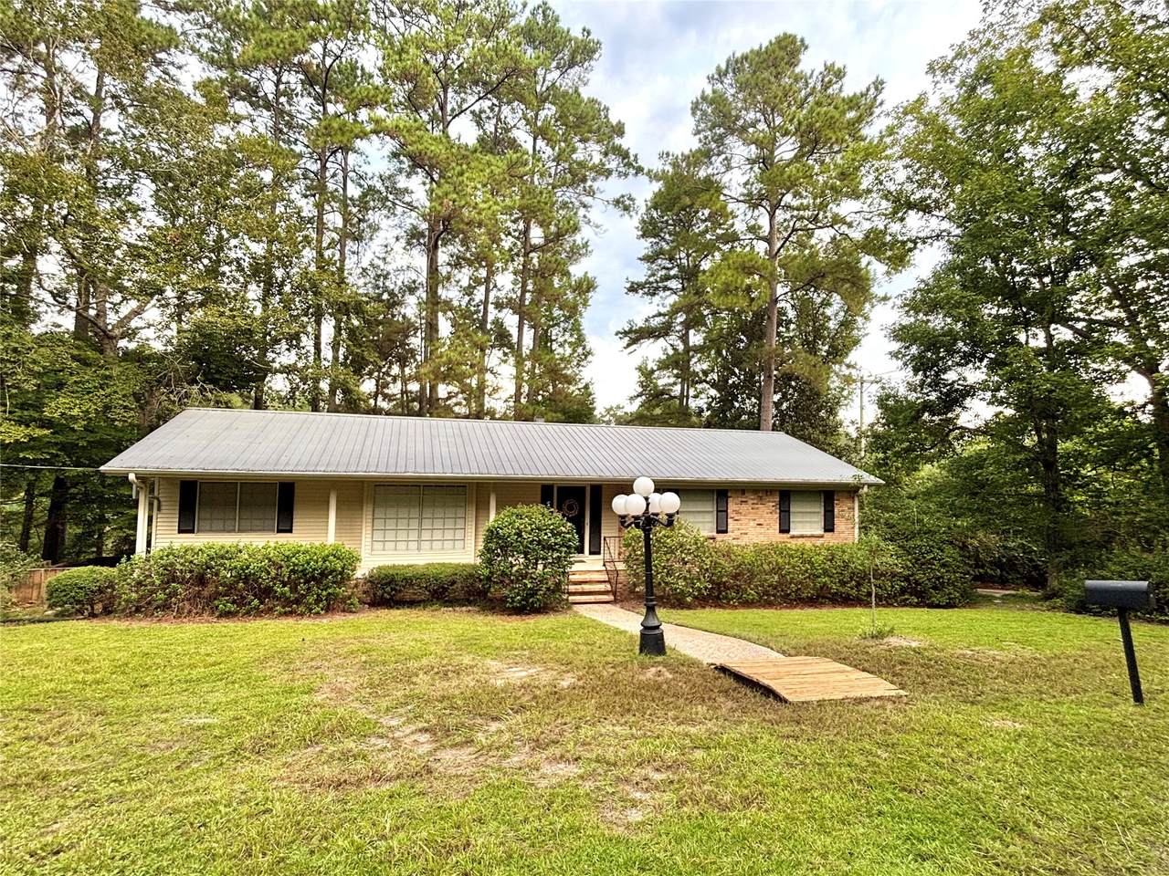 943 County Road 3510 - Photo 1