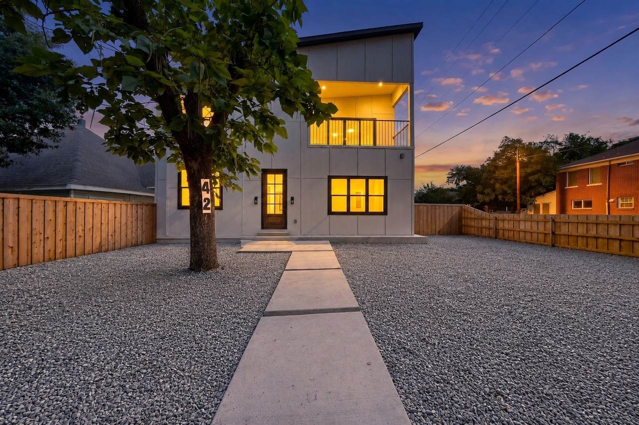 427 9TH Street - Photo 1