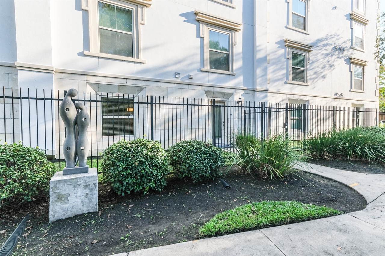 3501 Chenevert Street - Photo 1