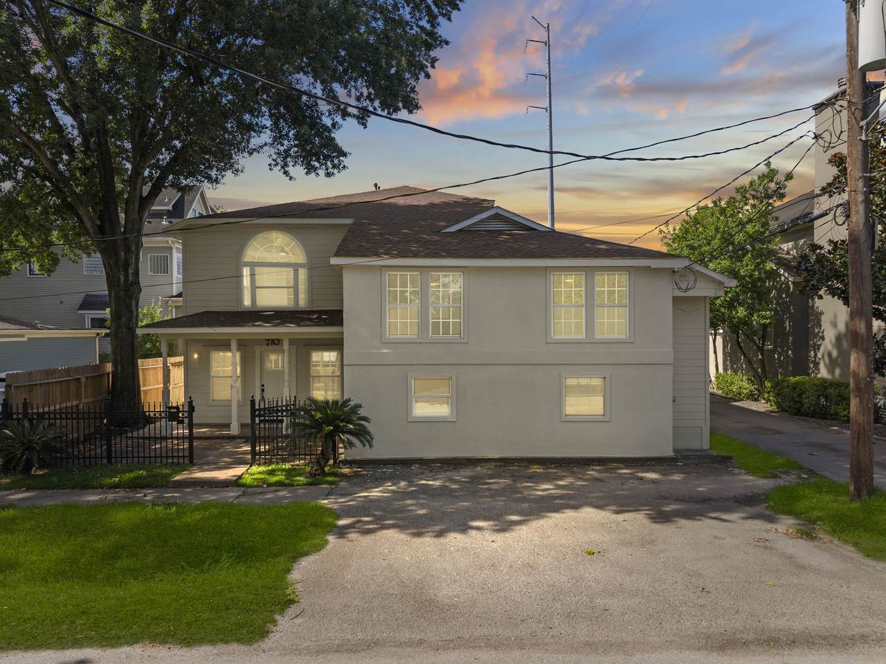 710 10th Street - Photo 1