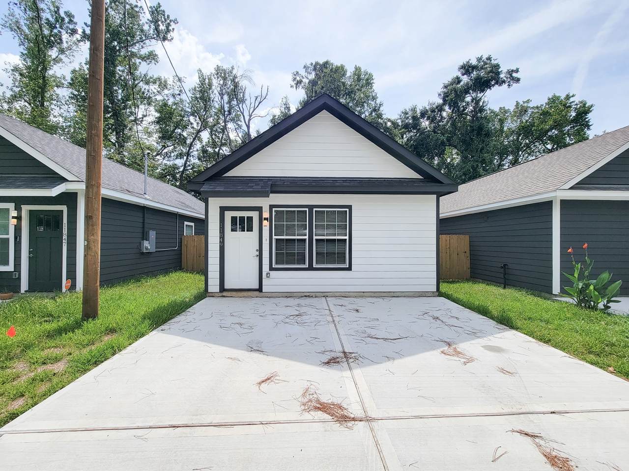 11851 Nelwood Street - Photo 1
