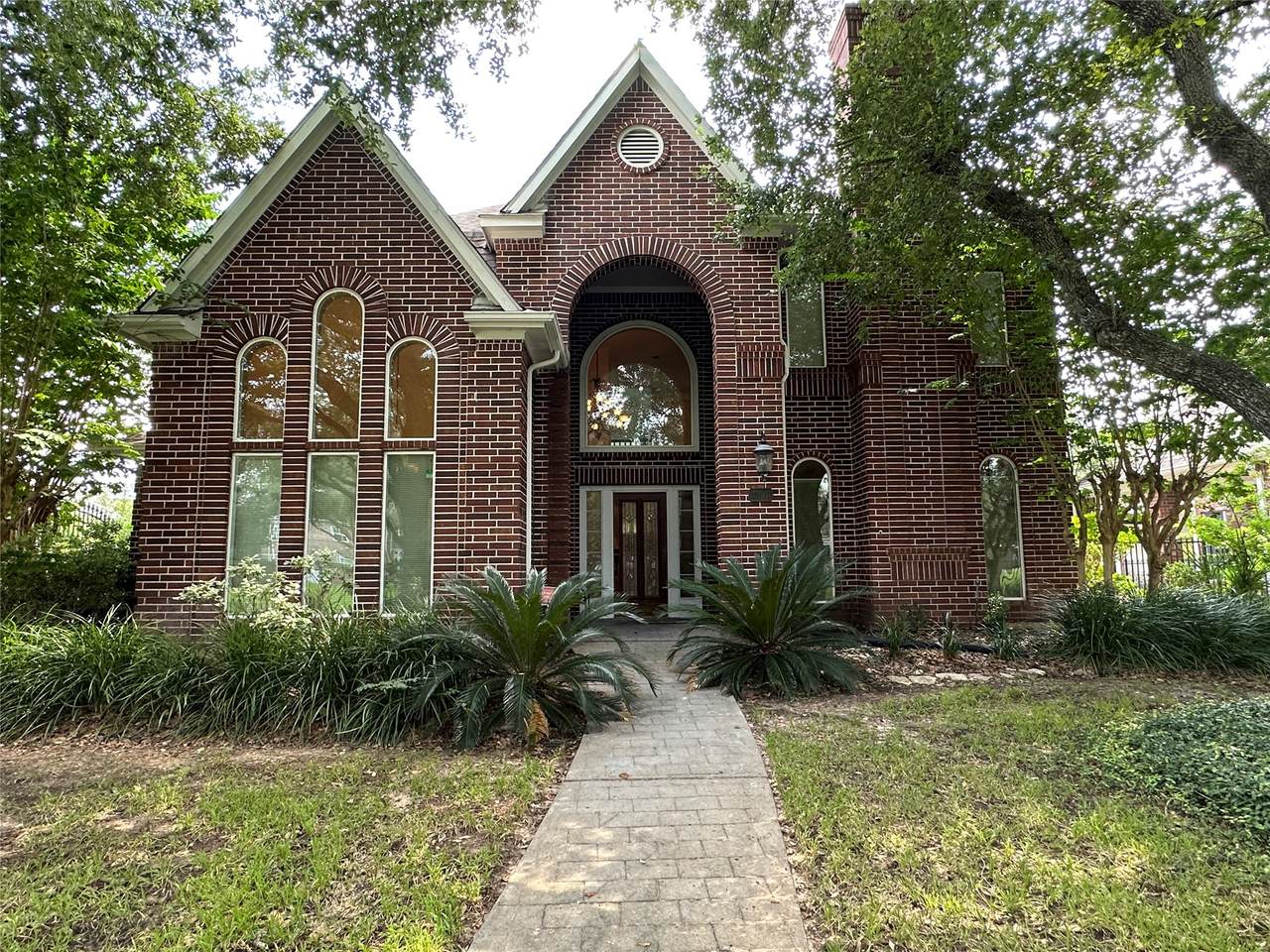 3206 Oakland Drive - Photo 1