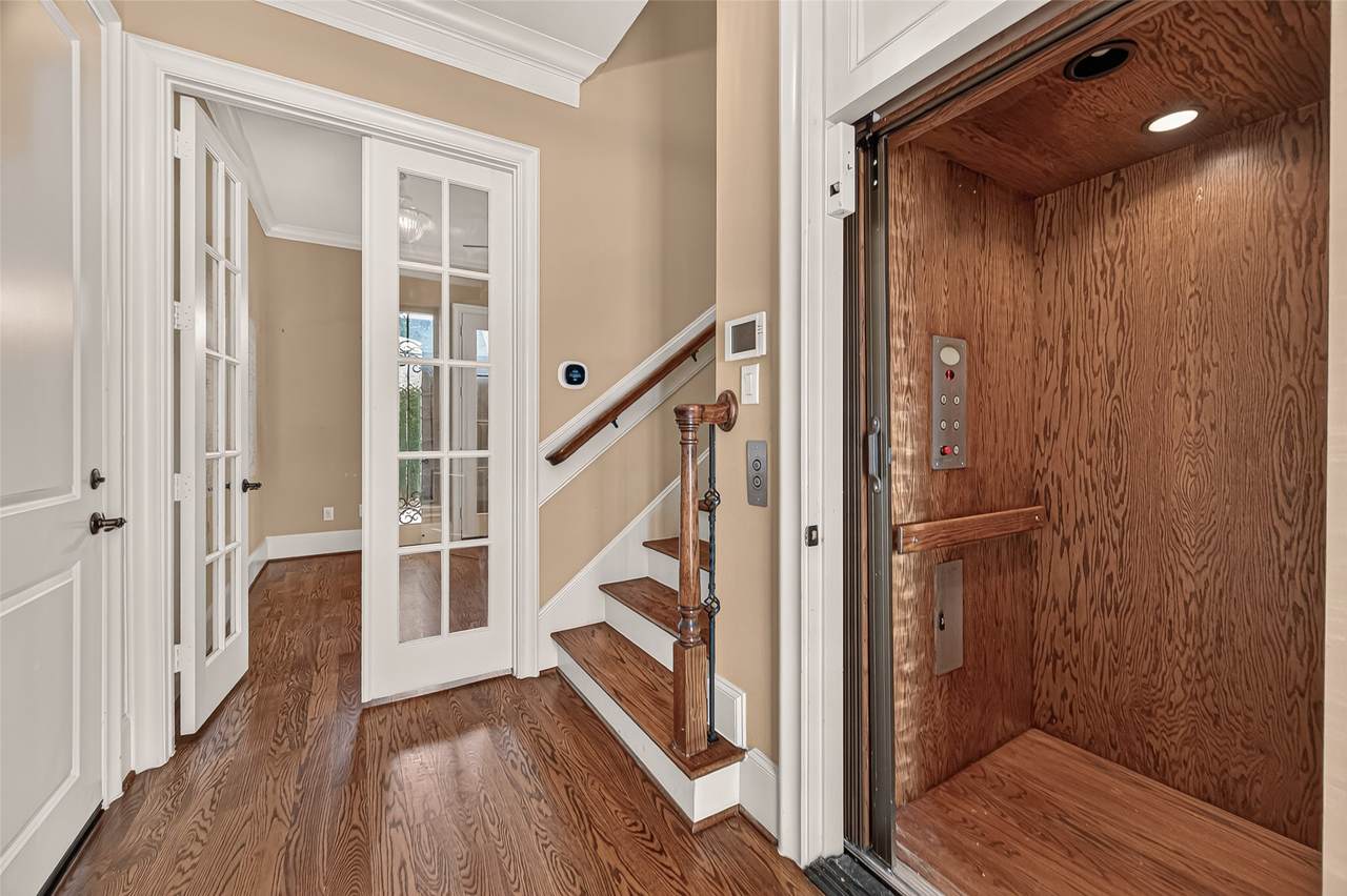1652 Norfolk Street - Photo 1