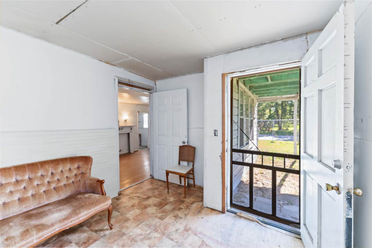 1710 Sunnyland Street - Photo 1