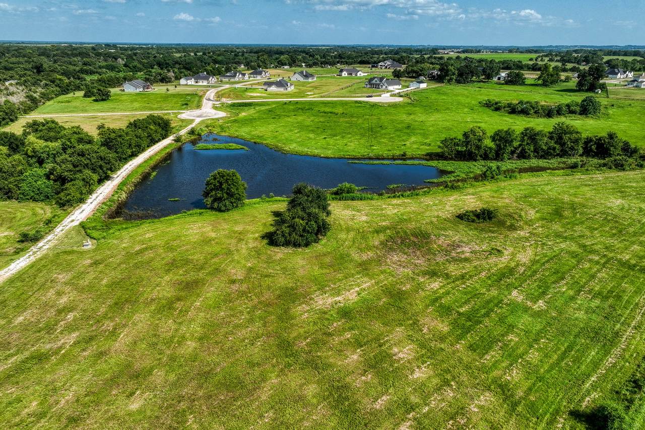 1560 Bluebonnet Ridge Dr - Photo 1