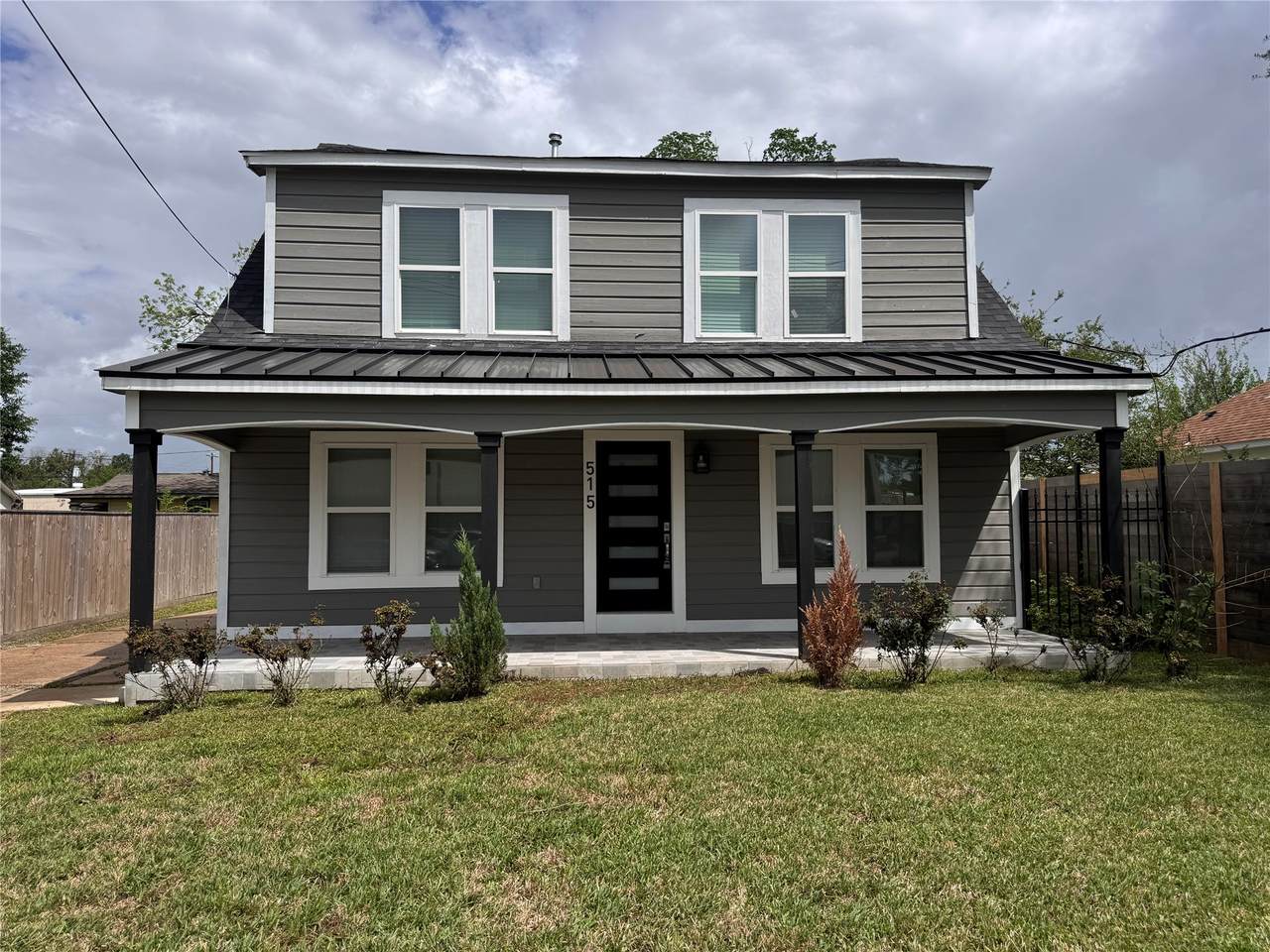 515 Caplin Street - Photo 1