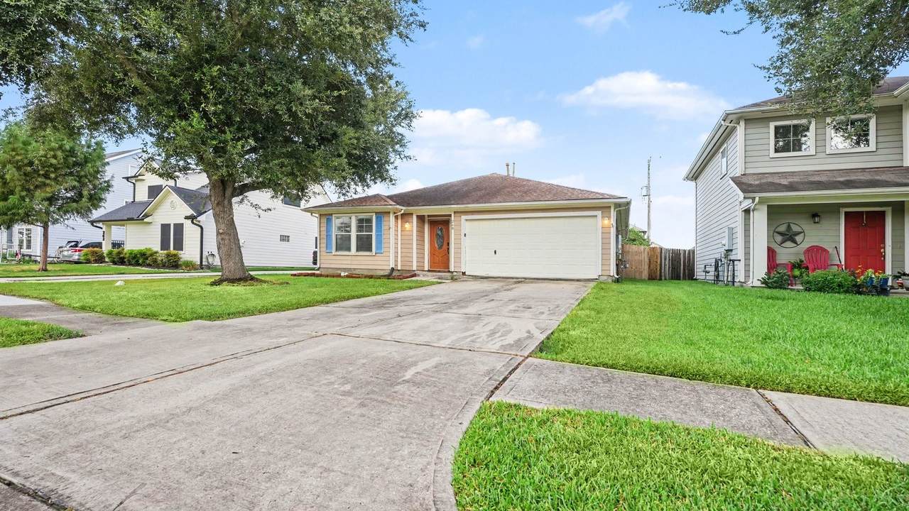 260 Rolling Brook Drive - Photo 1