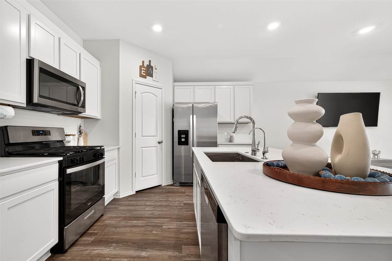 6107 Mocha Palms Drive - Photo 1