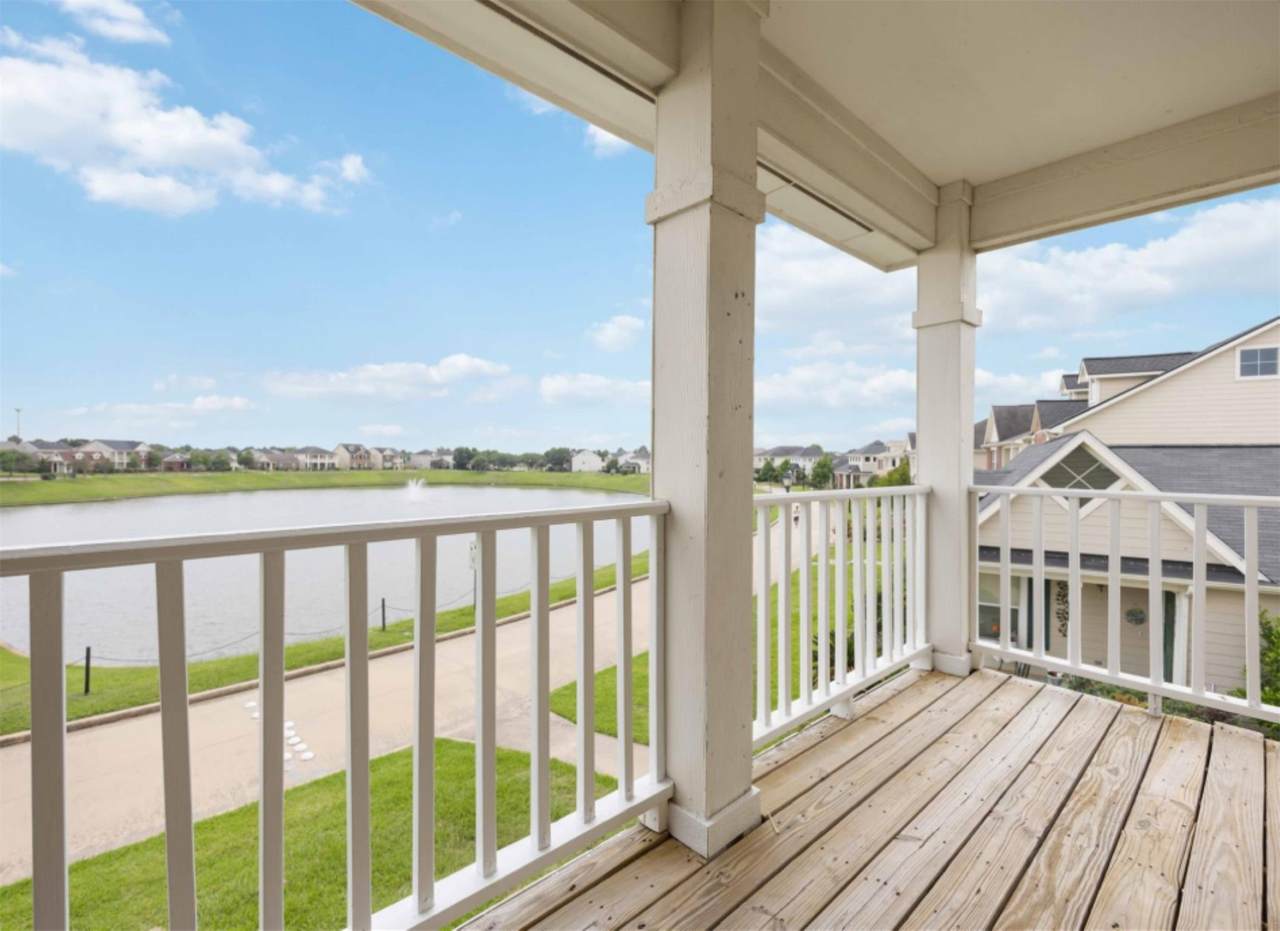 20827 Settlers Lake Circle - Photo 1