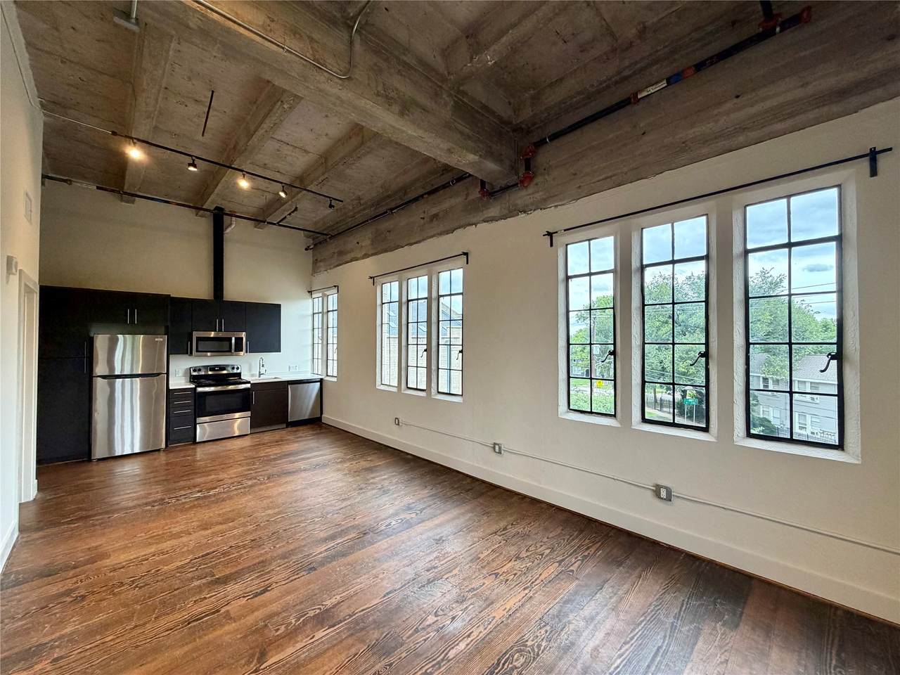 4411 Dallas Street - Photo 1