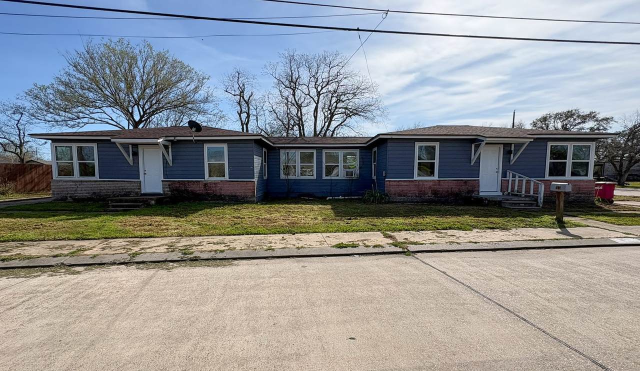 1207 9th Street - Photo 1