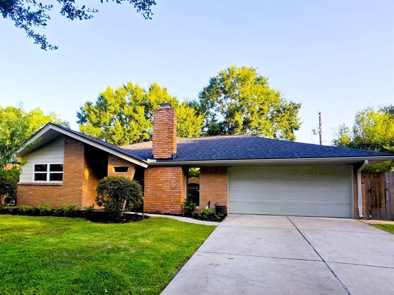 5315 Briarbend Drive - Photo 1
