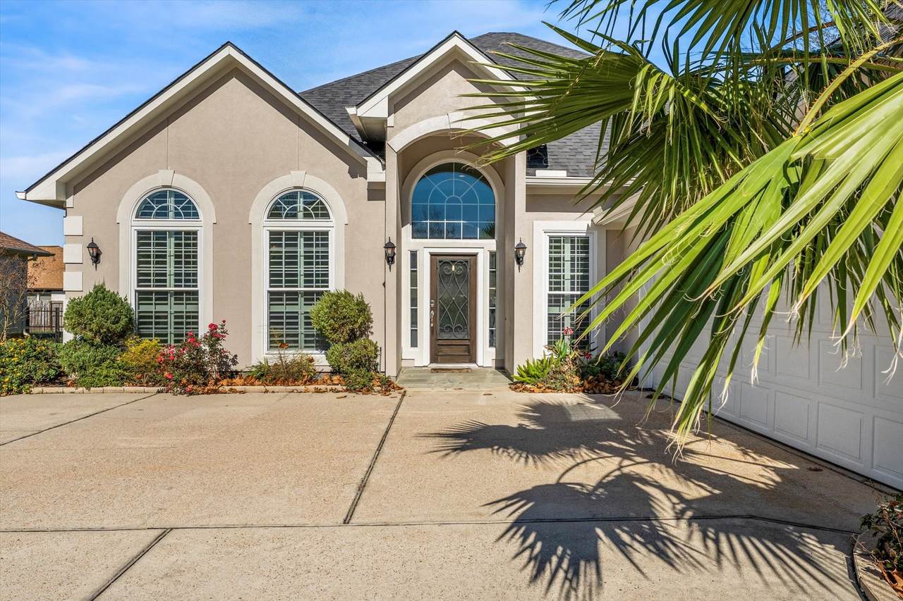 98 Victoria Drive - Photo 1