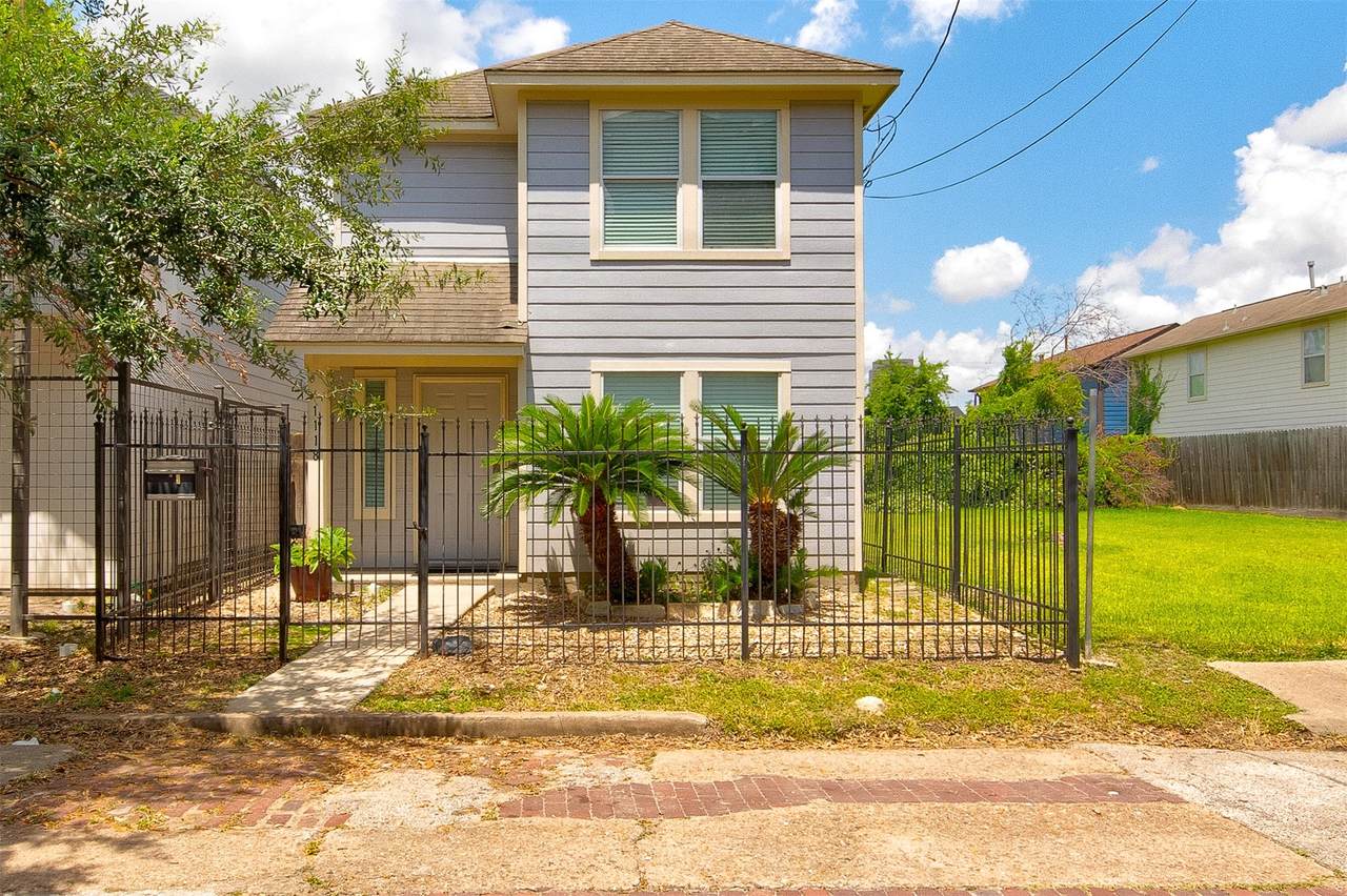 1118 Wilson Street - Photo 1